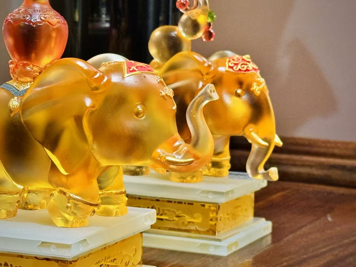 Auspicious and peaceful elephant/pair/bottom